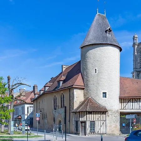 Au Pied De La Cathedrale, Familial, Parking Gratuit * Troyes