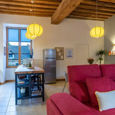 Apartment Au Pied De La Cathedrale, Familial, Parking Gratuit
