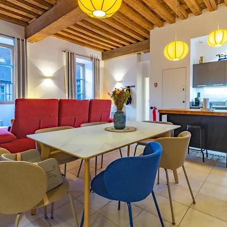 Apartment Au Pied De La Cathedrale, Familial, Parking Gratuit Troyes