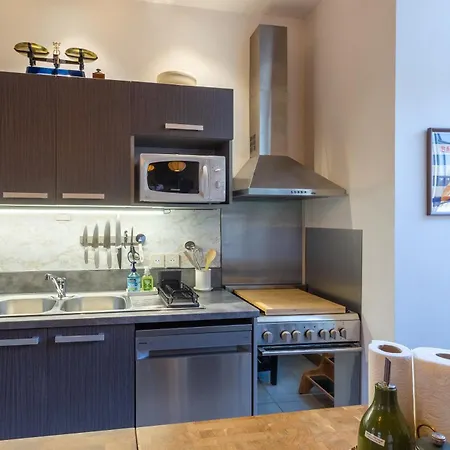 Apartment Au Pied De La Cathedrale, Familial, Parking Gratuit Troyes